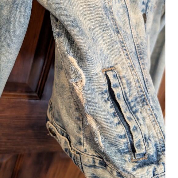 Mudd Acid Wash Distressed Jean Jacket Woman's Large - Picture 6 of 8